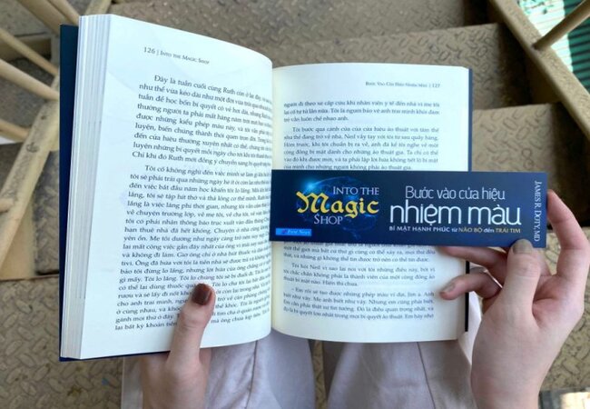 Ảnh về Cuốn sách “Bước vào cửa hiệu nhiệm màu”